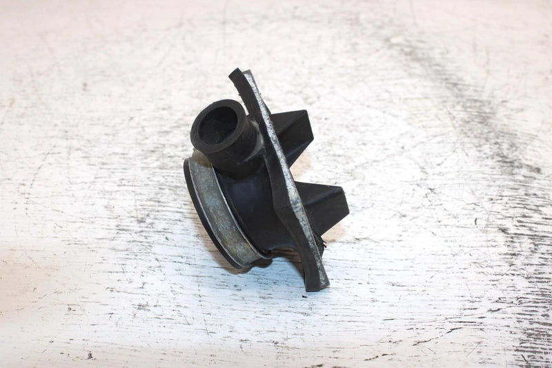 1997 Yamaha Venture Tr Oem Intake Manifold W/Clamp 8V0-13555-00-00 SY15