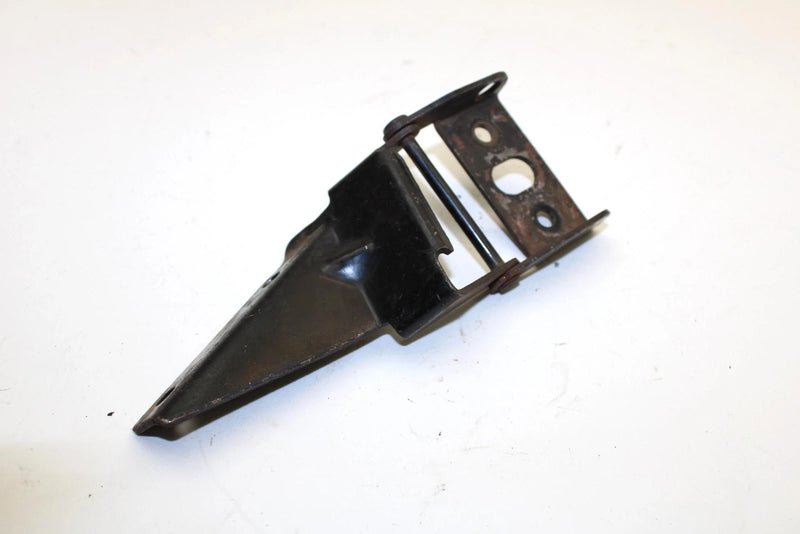 1998 Yamaha Srx700 Oem Left Hood Hinge 8DF-77140-00-00 SY77
