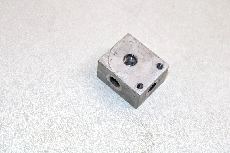 02 Polaris Magnum 325 4x4 Oem Brake Cross Fitting 7052292 Q3316