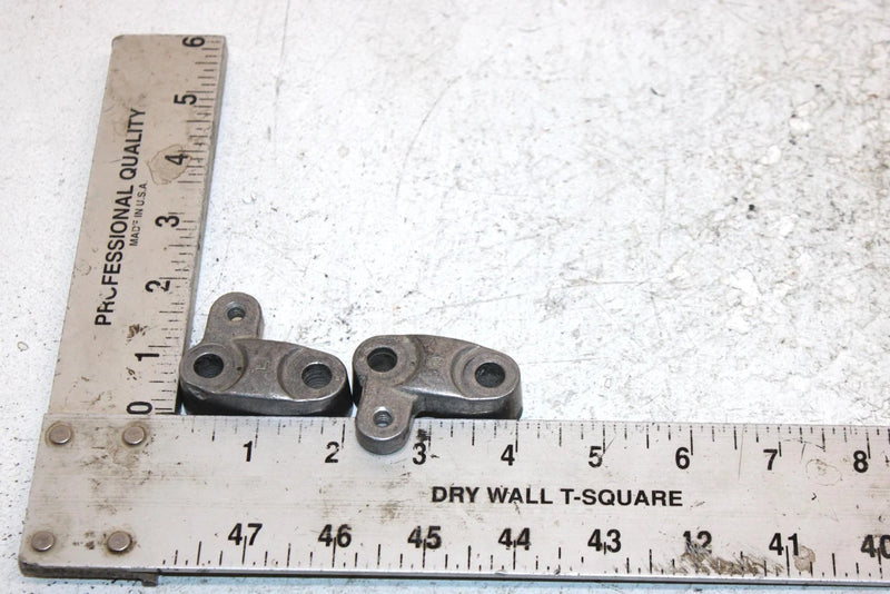85 Honda Atc110 A Oem Upper Handlebar Clamp Set 53111-958-000 53121-958-000 AH13