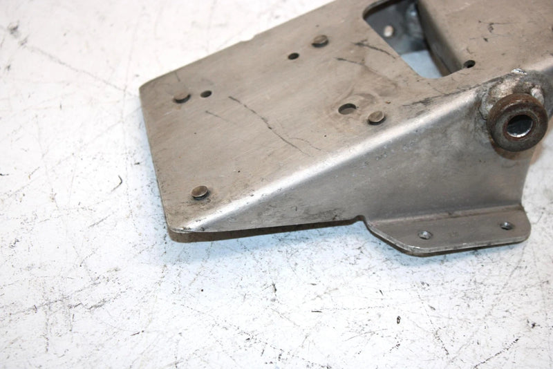 07 Polaris Supersport Edge Oem Left Trailing Arm Mount 2202059 Q5155