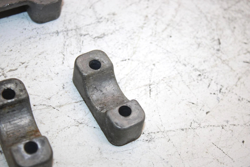 94 Polaris 440 Lc Oem Handebar Block Clamp 5630382-067 5630187-067 Q1750