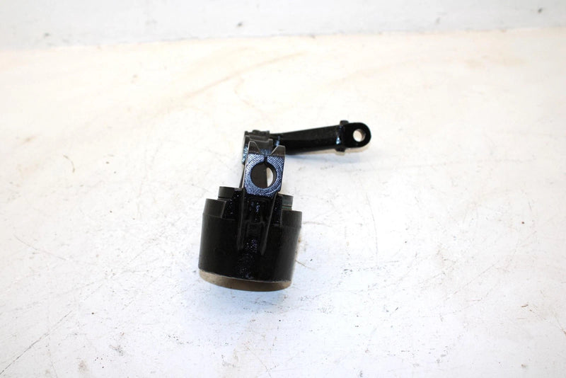2004 Bombardier Out Lander Oem Front Right Knuckle 709400133 AB12