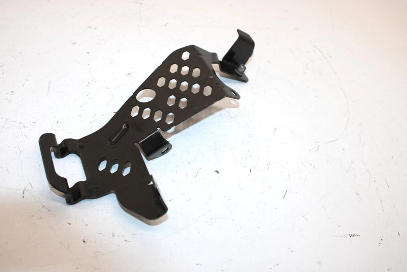 18 Ski-doo Mxz X 600r E-tec Oem Belt Guard Bracket 417300482 SSS1