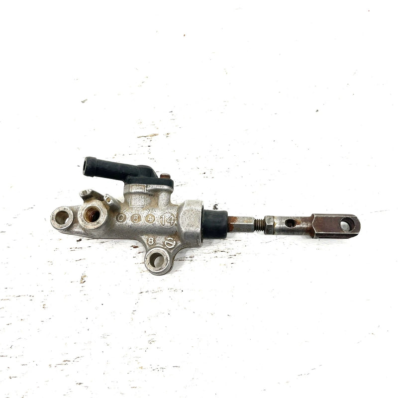 2000 Yamaha Warrior 350 OEM Rear Brake Master Cylinder 3GD-2583V-00-00 AY67