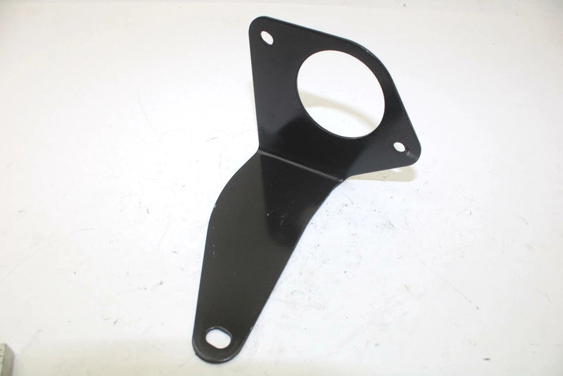 96 Yamaha Vmax 500 XT OEM Left Oil Tank Bracket 8AB-2193E-00-00 SY43