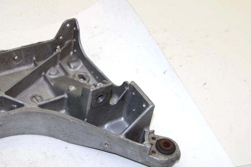 2001 Yamaha Venture 500 Oem Bulk Head 8CR-2191A-02-00 SY116