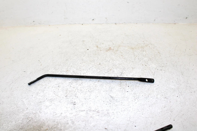 2000 Honda Trx 250 Recon Oem Front Fender Stay Set 61106-HM8-000 AH52