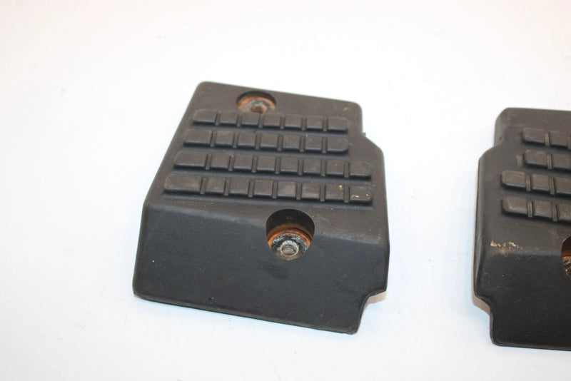 97 Yamaha Venture 600 Vt600a Oem Rear Footrest (Pair) 88T-27431-10-00 SY37