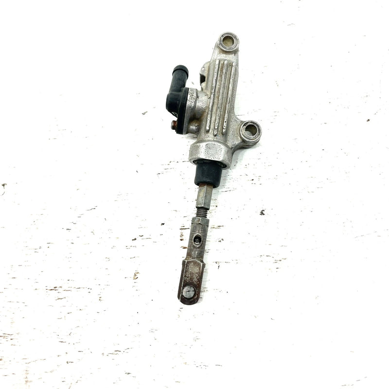 2000 Yamaha Warrior 350 OEM Rear Brake Master Cylinder 3GD-2583V-00-00 AY67