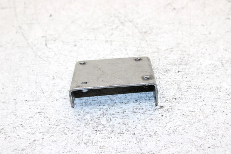 1999 Yamaha Vmax 600 Sx Oem Guard Fitting Bracket 8CR-21972-00-00 SY5