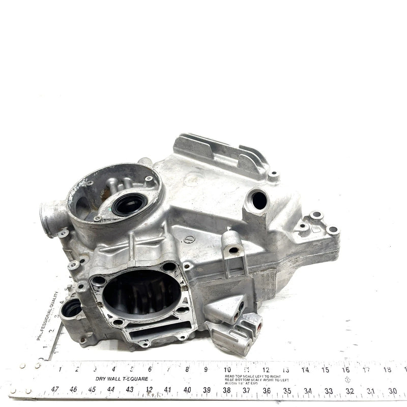 01-02 Polaris Magnum 325 4X4 OEM Crankcase 3087124 AP241