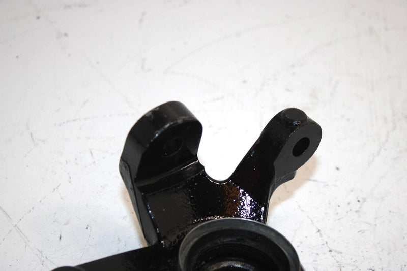 2001 Bombardier Traxter Oem Front Right Steering Knuckle 709400095 AB10