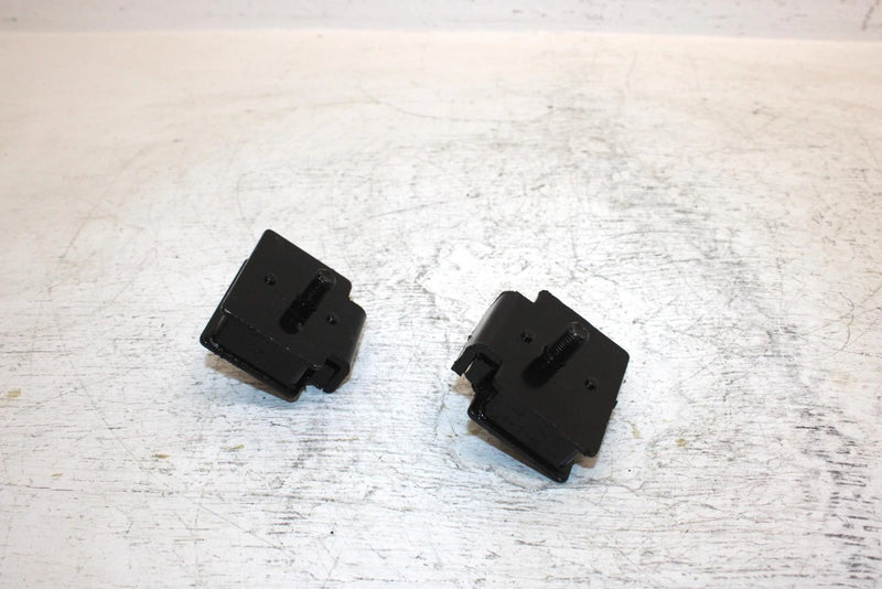 97 Yamaha Vmax Sx 700 Triple Oem Engine Mount Dampner Pair 8CH-21486-10-00 SY10