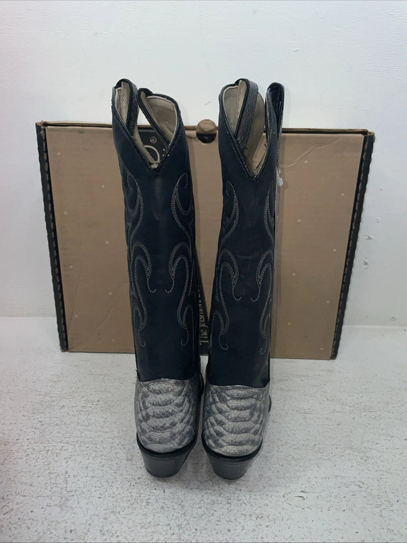 New Women’s Gray Snake Skin Capezio Cowboy Boots. L 425 5 M. 2-152