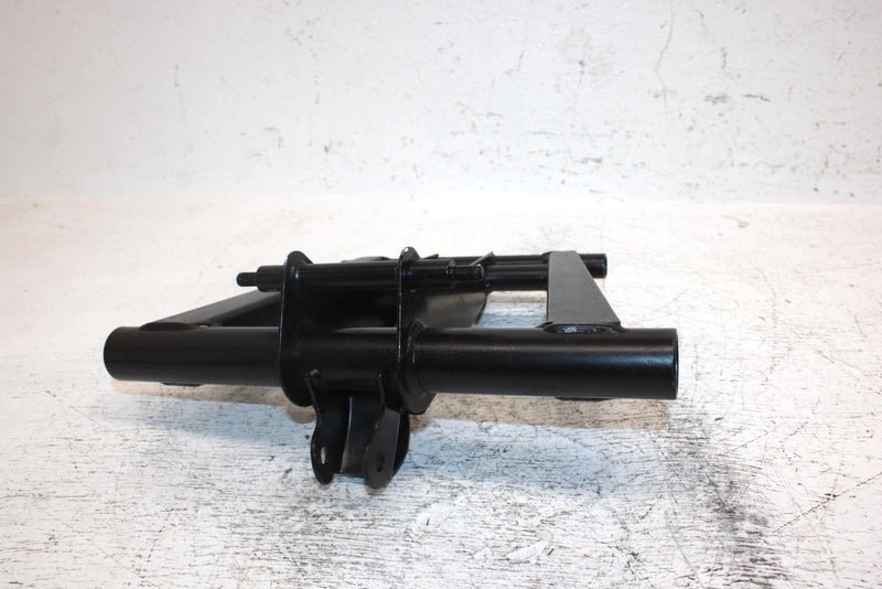 1995 Yamaha Vmax 600 Oem Rear Torque Arm 8AV-47332-01-00 SY11