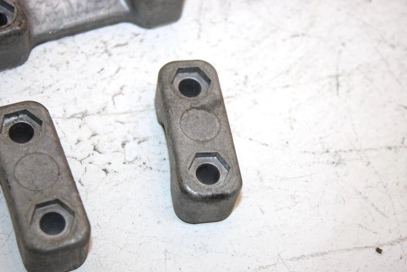 94 Polaris 440 Lc Oem Handebar Block Clamp 5630382-067 5630187-067 Q1750