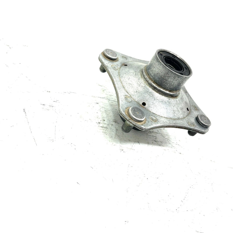 84-87 Suzuki Quadrunner 185 LT185 2x4 OEM Front Wheel Hub 54110-24403 AS39