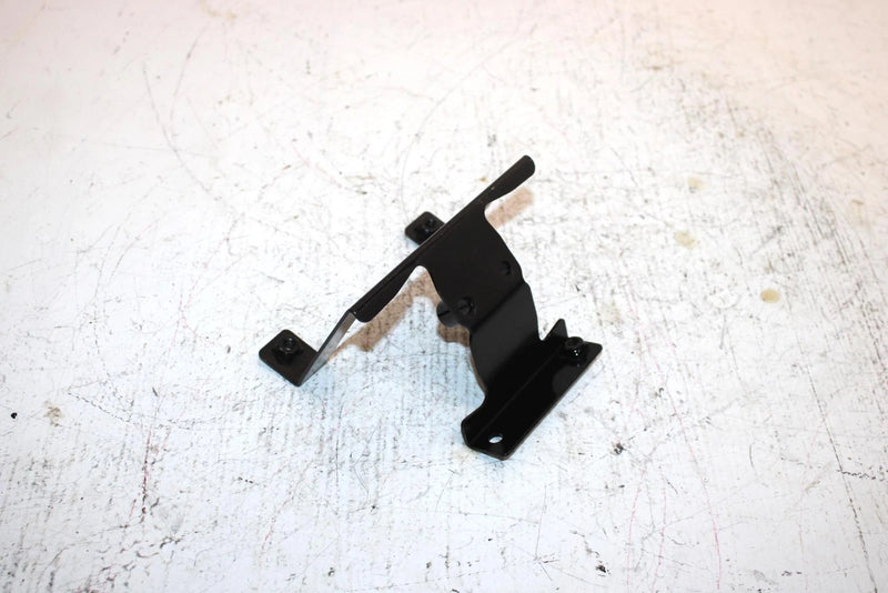 01 Polaris Sportsman 90 Oem Handlebar Cover Mount 0450468 AP61