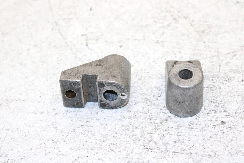 99 Yamaha Vmax 600 Sx Oem Idler Wheel Mount Bracket Set Of 4 8DF-47419-00-00 SY5