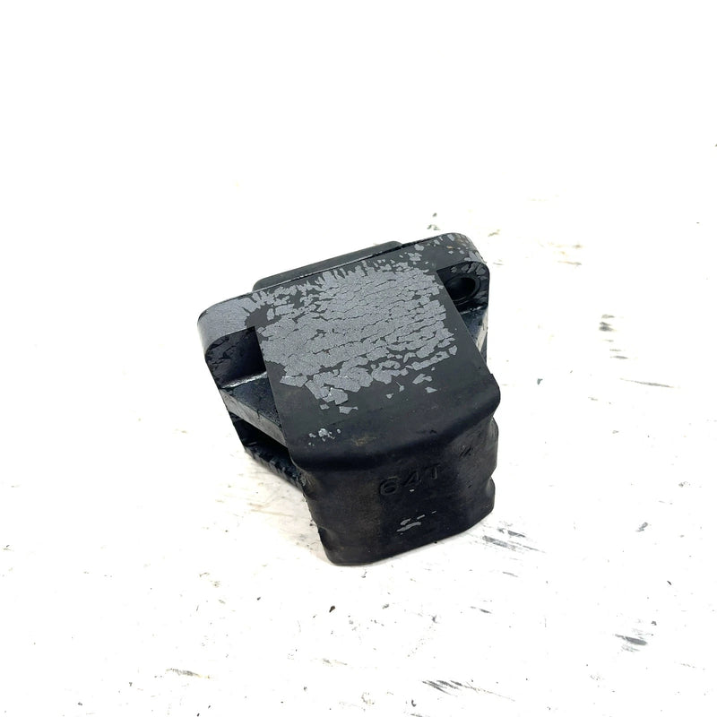 96-97 Yamaha WaveVenture 1100 OEM Engine Stopper Mount 64T-44532-00-00 JY14