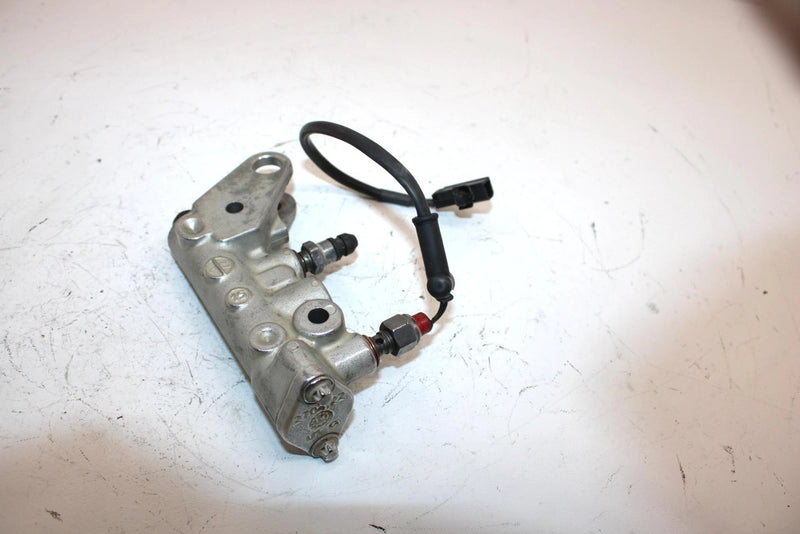 16Can-am OutlanderLMax 450 Efi Dps Oem RearBrake Master Cylinder 705601273 AB5