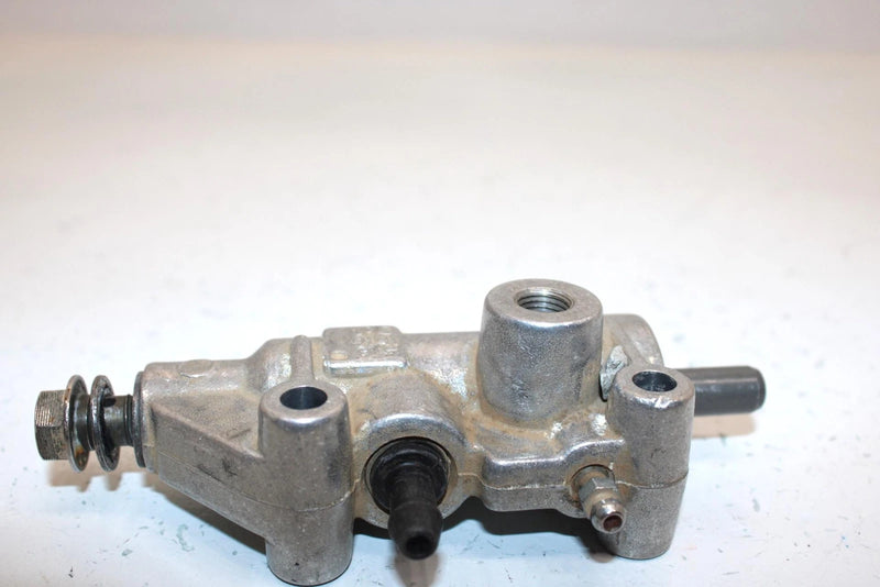 07 Polaris Hawkeye  4x4 Oem Rear Master Cylinder 2203088 AP83