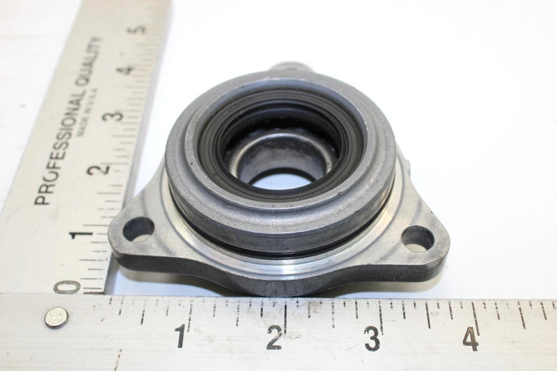 07 Yamaha Phazer Oem Chain Case Lower Bearing Housing 8GC-47633-00-00 Q1556