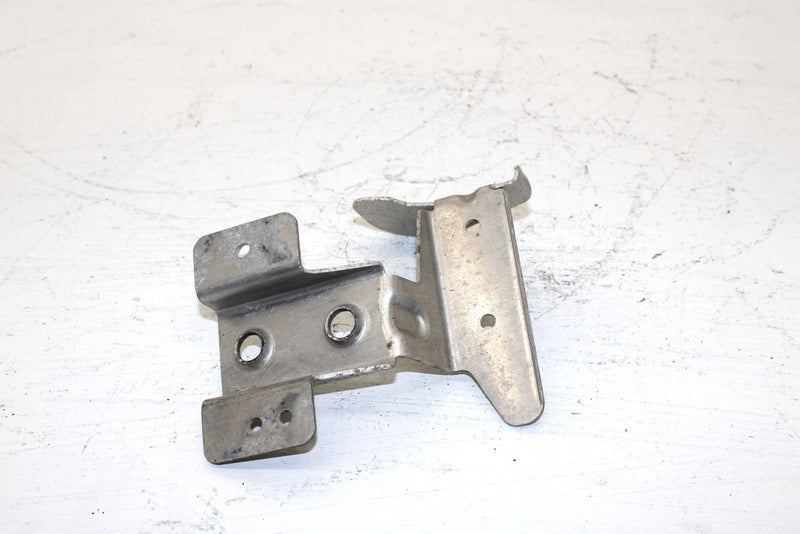 2006 Polaris 600 Fusion Oem Oil Bottle Lower Bracket 5249094 SP31