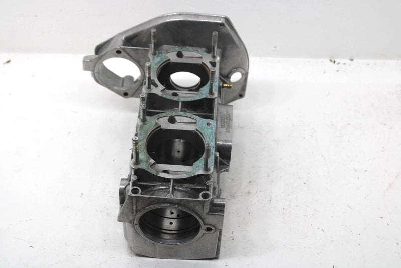 1987 Yamaha Srv Oem Crankcase Assembly 8H8-15109-08-00 SY131