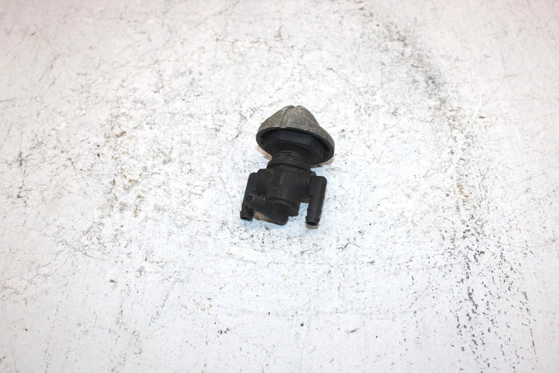 2001 Polaris Xplorer 4x4 Oem Fuel Valve W/Knob 7052276 AP167