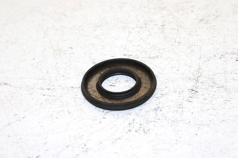 1997 Polaris 500 Indy Oem Crankcase Oil Seal Pair  3085200 SP15