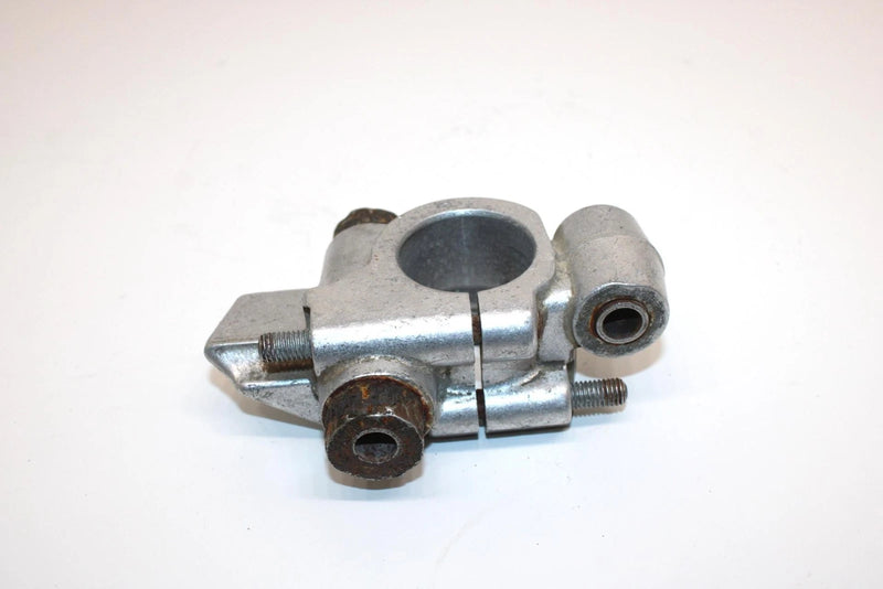 1994 Yamaha Vmax 600 Oem Right Suspension Bracket 84M-2377E-00-00 SY25