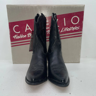 New Women’s Black Capezio Cowboy Boots. L 290 10 M. 15-123