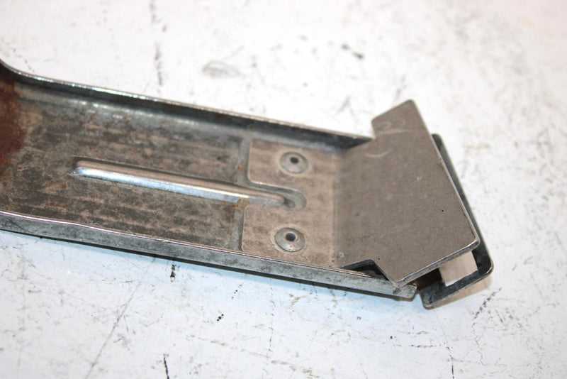 95 Polaris 500 Carb Oem RH Sidepanel Bracket 5240770 SP208