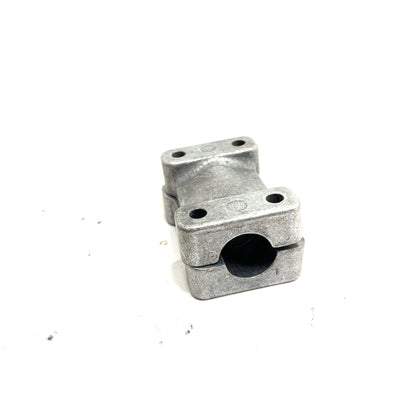 03-04 Polaris Magnum 330 4X4 OEM Handlebar Mount 5631147 AP218