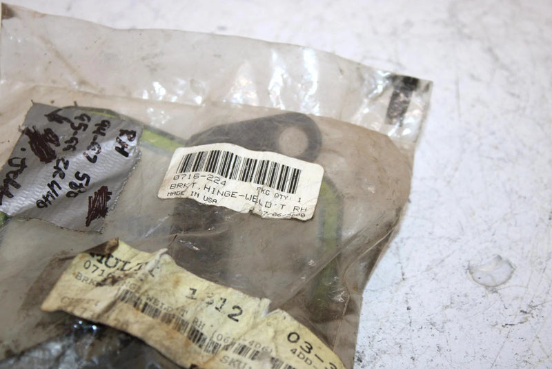 95 Arctic Cat Wildcat  Oem NOS Right Hinge Bracket 0716-224 SAS7