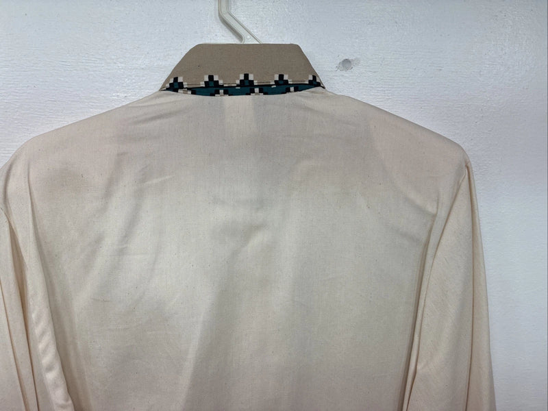 New Women’s Roughrider Tan Designed Long Sleeve Button Up Medium YY-92