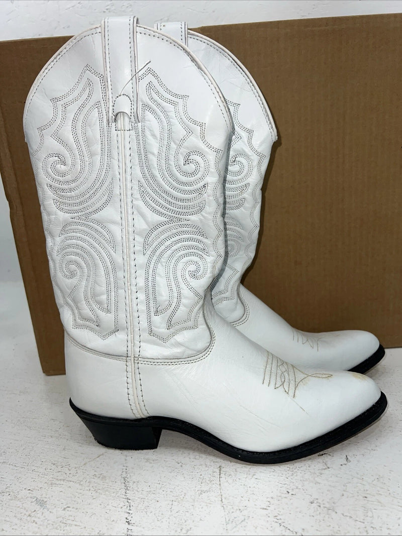 New Women’s White Capezio Cowboy Boots.  L 400 7 M. 18-130
