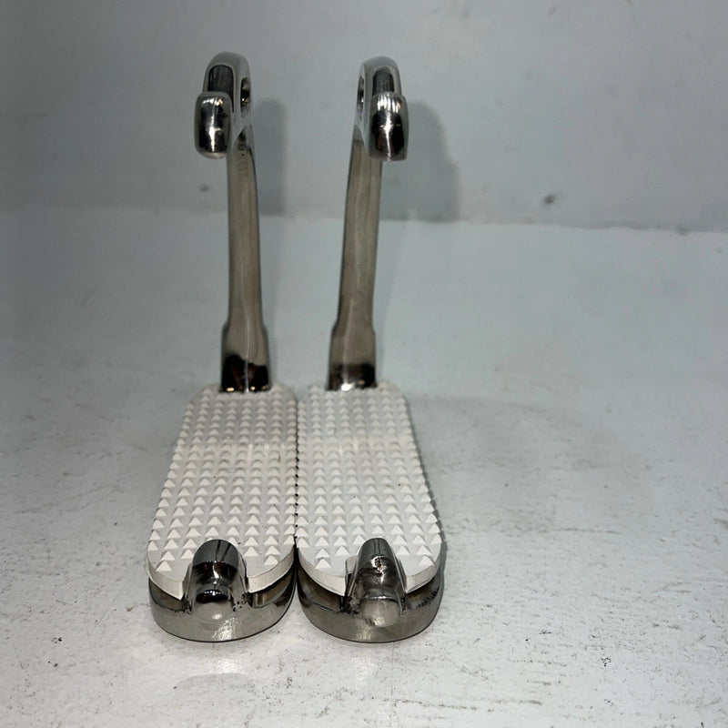 New Tough 1 Silver Iron Breakaway English Stirrups D-502