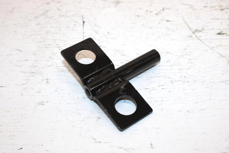 1989 Yamaha Inviter Oem Lower Engine Mount Bracket 81E-21489-01-00 SY17