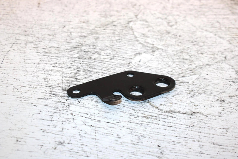 1997 Yamaha Venture Tr Oem Tool Box Fitting Bracket 8V0-21945-00-00 SY15