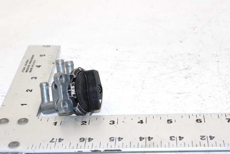 2000 Kawasaki Prairie 300 Oem Fuel Tap 51023-1404 AK31.1
