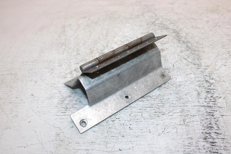1990 Polaris 500 Oem Clutch Cover Bracket/Hinge 5210728 5220406 SP36