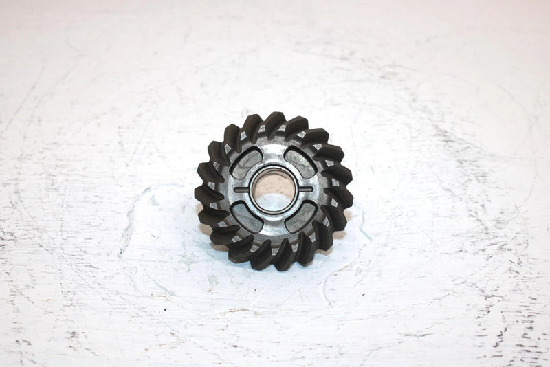 1999 Yamaha  Bear Tracker 2wd Oem Middle Drive Bevel Gear  52G-17530-00-00 AY50