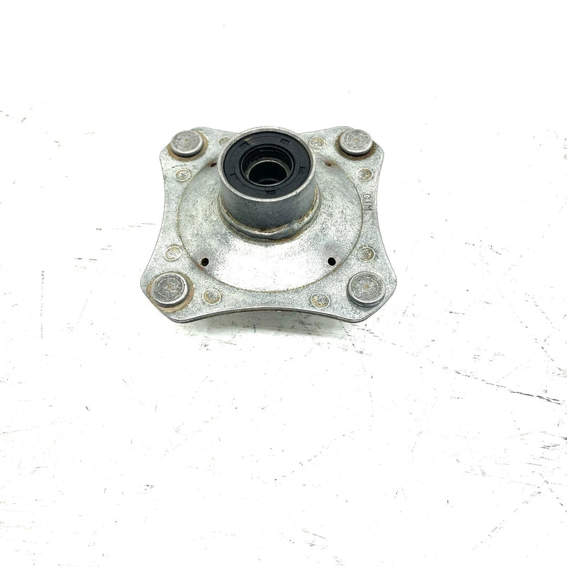 84-87 Suzuki Quadrunner 185 LT185 2x4 OEM Front Wheel Hub 54110-24403 AS39
