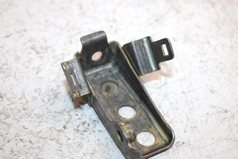 1987 Honda Fourtrax 350 A Oem Right Air Duct Bracket 17214-HA7-670 AH39