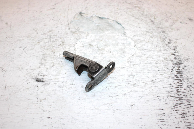 1990 Yamaha  Moto 4 Oem Seat Lever Latch 29U-24776-00-00 AY5