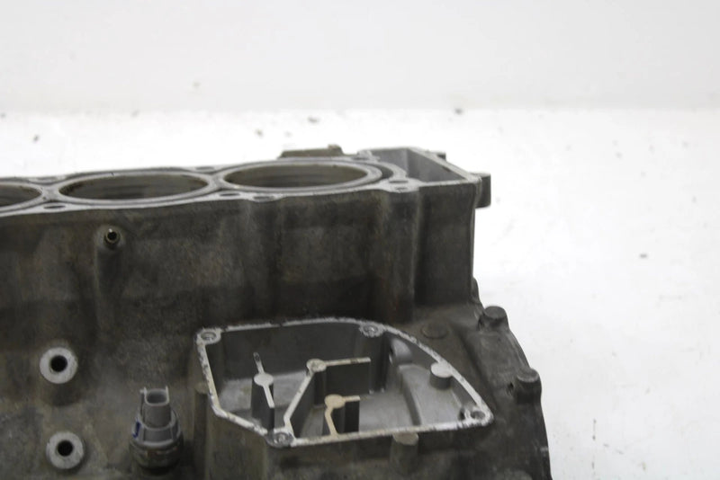 2007 Yamaha Attak Gt Oem Upper Crankcase Cylinder 8FP-15100-08-00 SY135
