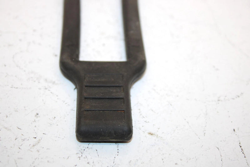 07 Yamaha Venture Oem Latch 8FA-2389E-00-00 SY23